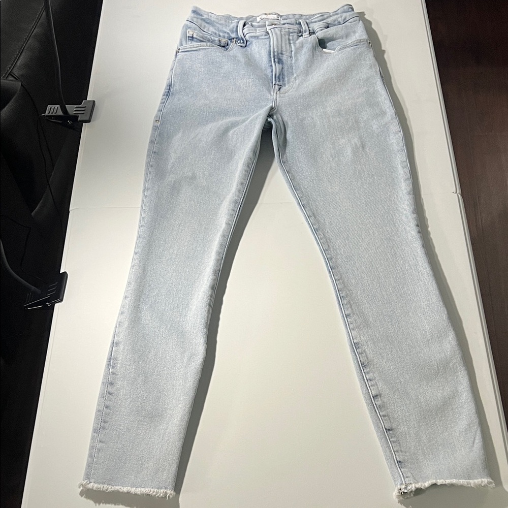 Good American Light Wash Ankle Jeans
